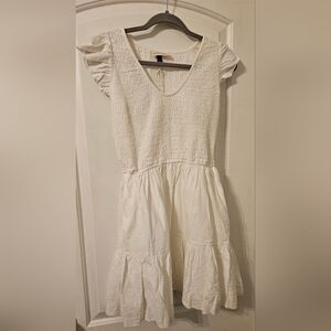 WHITE UNIVERSAL THREADS DRESS WOTH SEER SUCKER TOP AND RUFFLE BOTTOM SKIRT